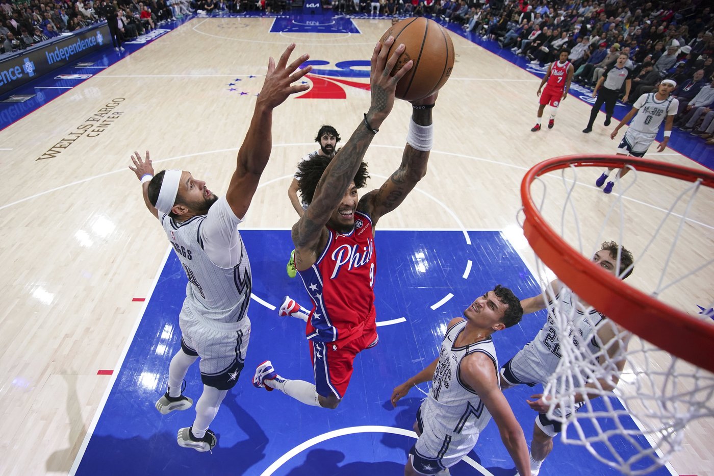 Paul George has 21 points and 9 assists in the 76ers' 102-94 victory over the Magic | iNFOnews.ca