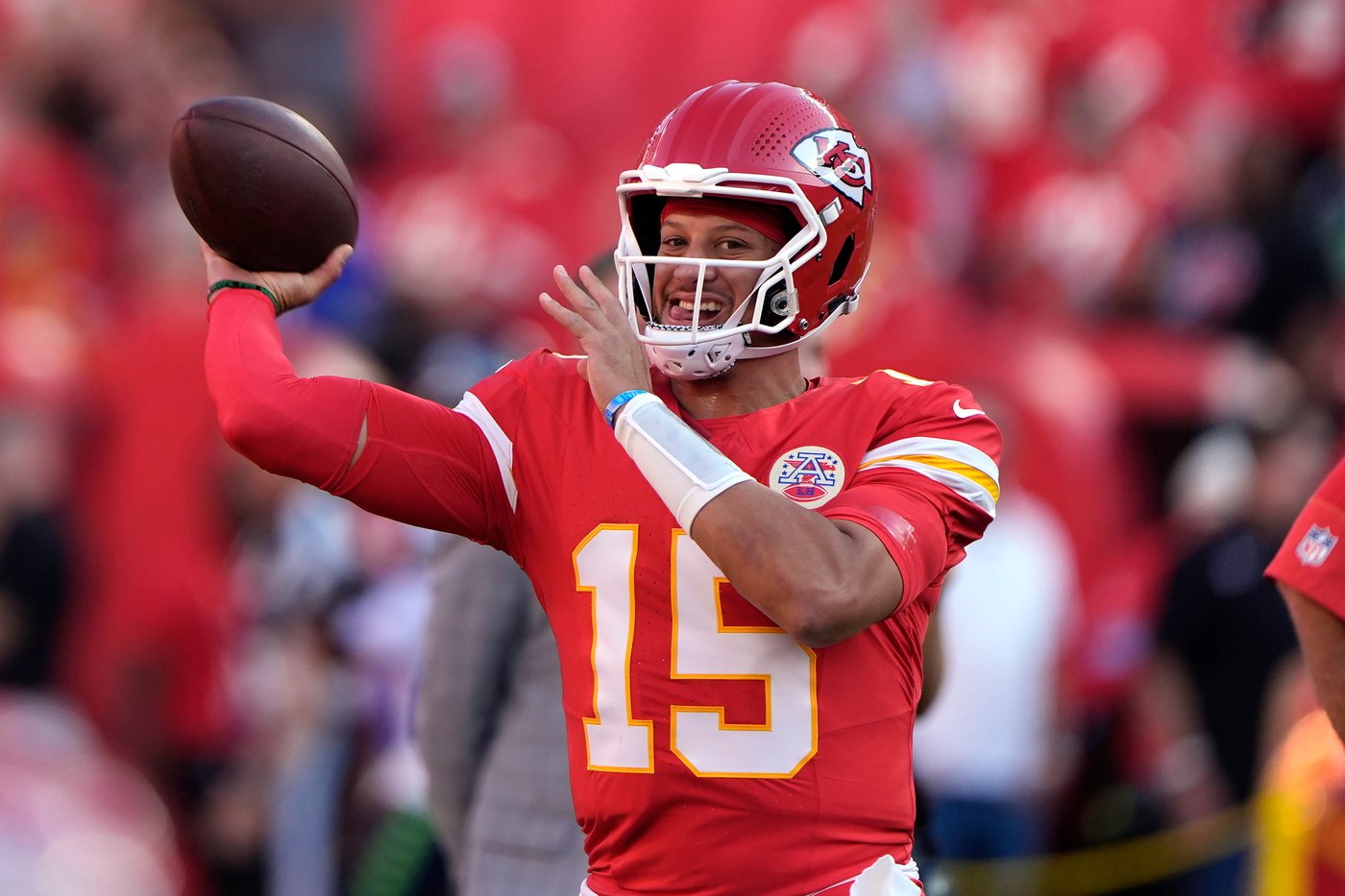 Power shift: Mahomes saw it early: The moment Bo Nix signaled a new AFC West era for Denver | iNFOnews.ca