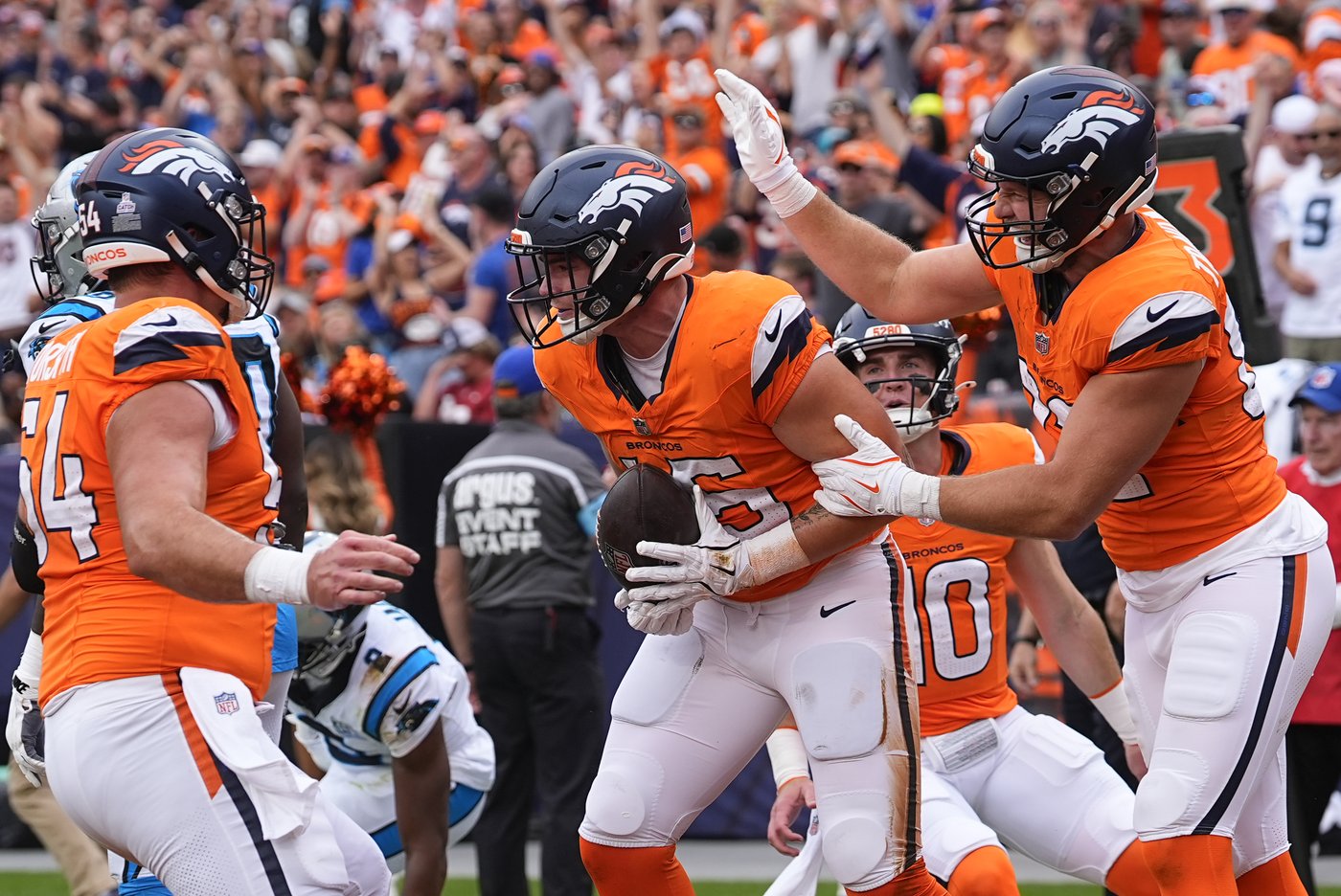 Rookie Bo Nix has 3 TD passes in leading the Broncos to a 28-14 win over the Panthers | iNFOnews.ca