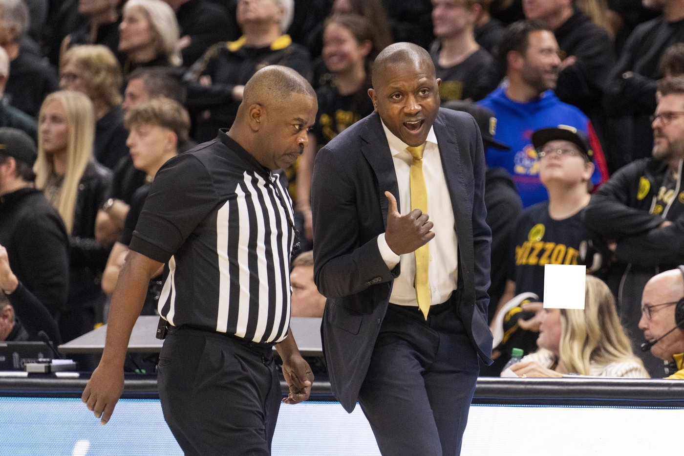 Tamar Bates scores 29 points to help Missouri beat No. 1 Kansas 76-67 | iNFOnews.ca Tamar Bates scores 29 points to help Missouri beat No. 1 Kansas 76-67 | iNFOnews.ca