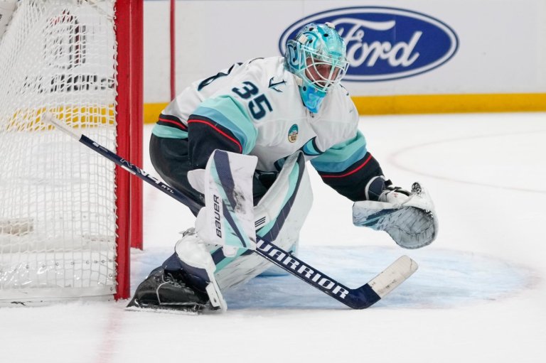 Lindgren, Stephenson help Kraken beat Sharks 4-2 to snap four-game skid | iNFOnews.ca