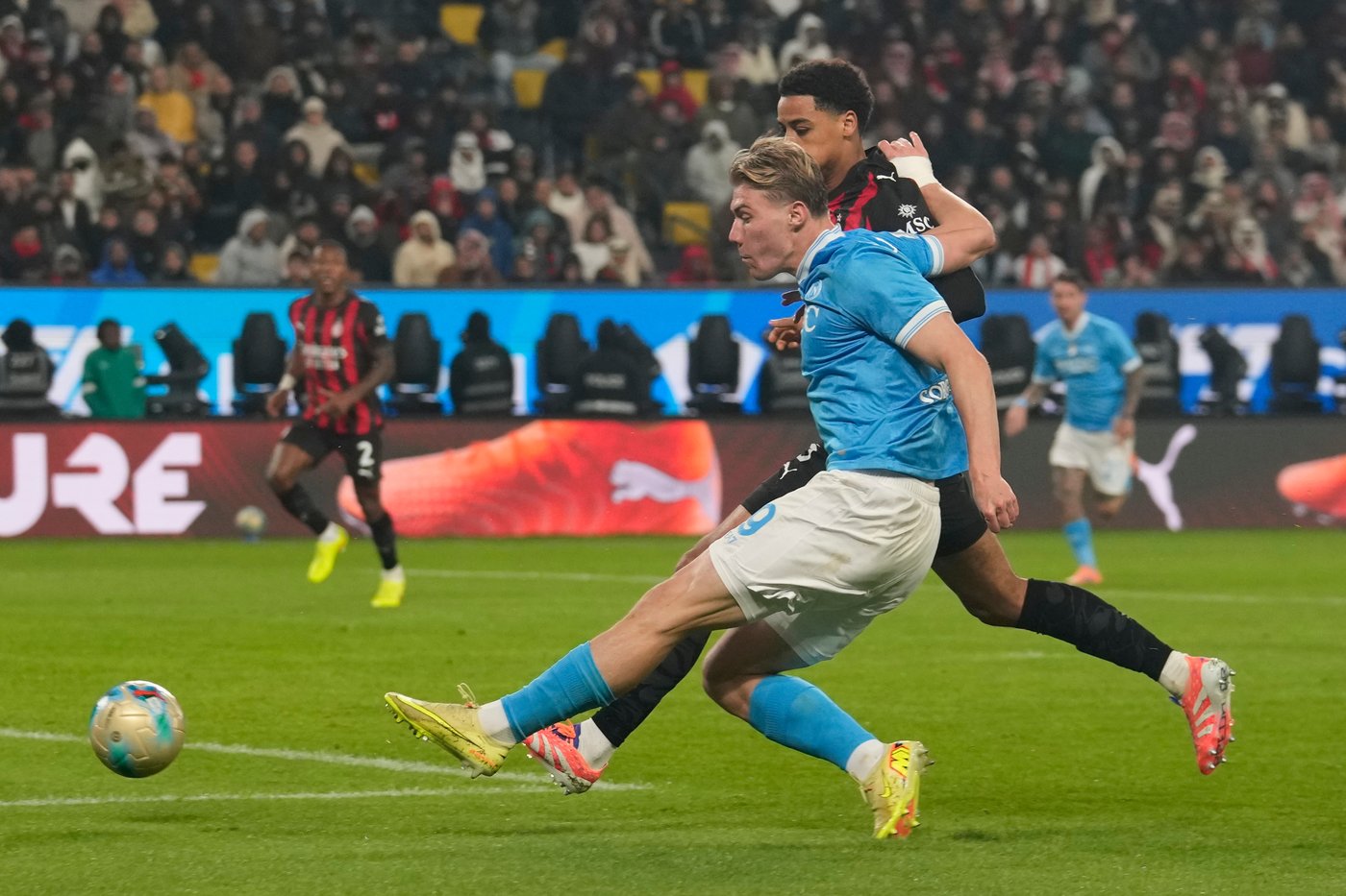 Rasmus Højlund shines as Napoli beats AC Milan 2-0 to reach Italian Super Cup final | iNFOnews.ca