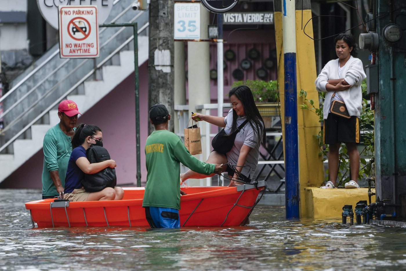 Storm blows away from northern Philippines leaving 82 dead but forecasters warn it may do a U-turn | iNFOnews.ca Storm blows away from northern Philippines leaving 82 dead but forecasters warn it may do a U-turn | iNFOnews.ca