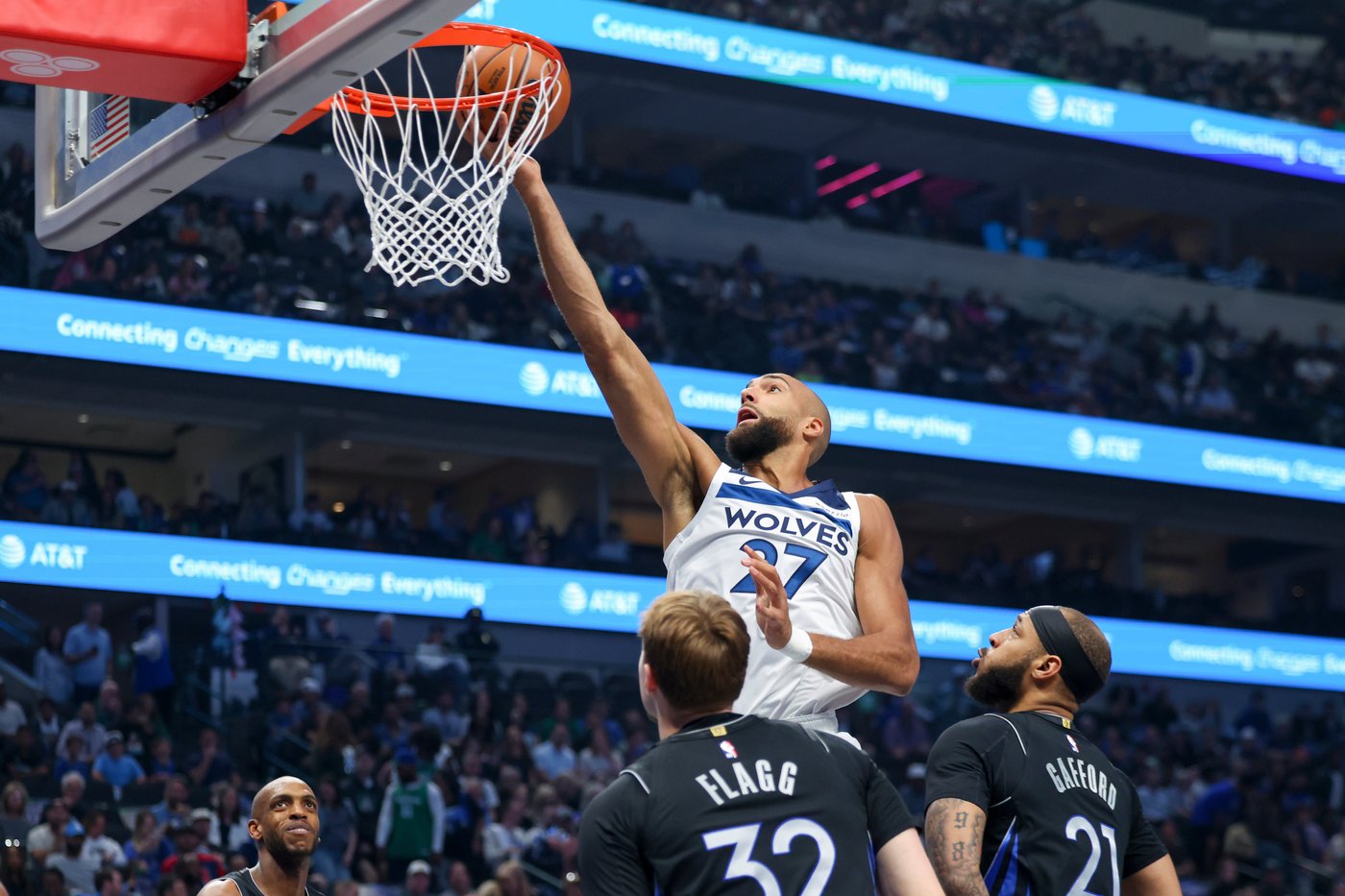 Randle scores 24, Edwards adds 17 in return from injury, as Wolves rout Mavericks 124-94 | iNFOnews.ca Randle scores 24, Edwards adds 17 in return from injury, as Wolves rout Mavericks 124-94 | iNFOnews.ca