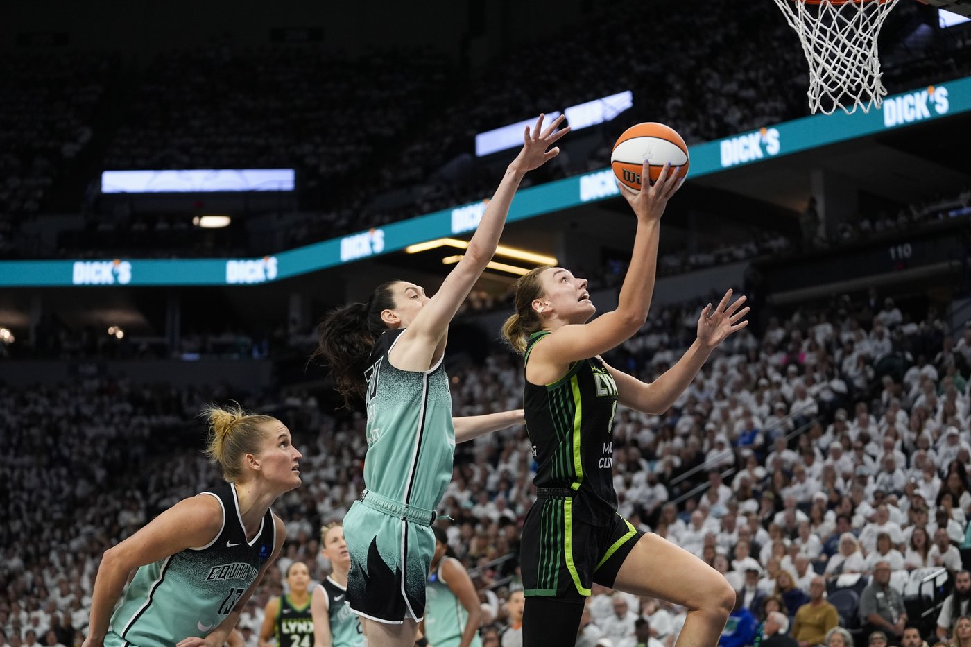 Alanna Smith fights through a back injury to help Minnesota Lynx even WNBA Finals | iNFOnews.ca