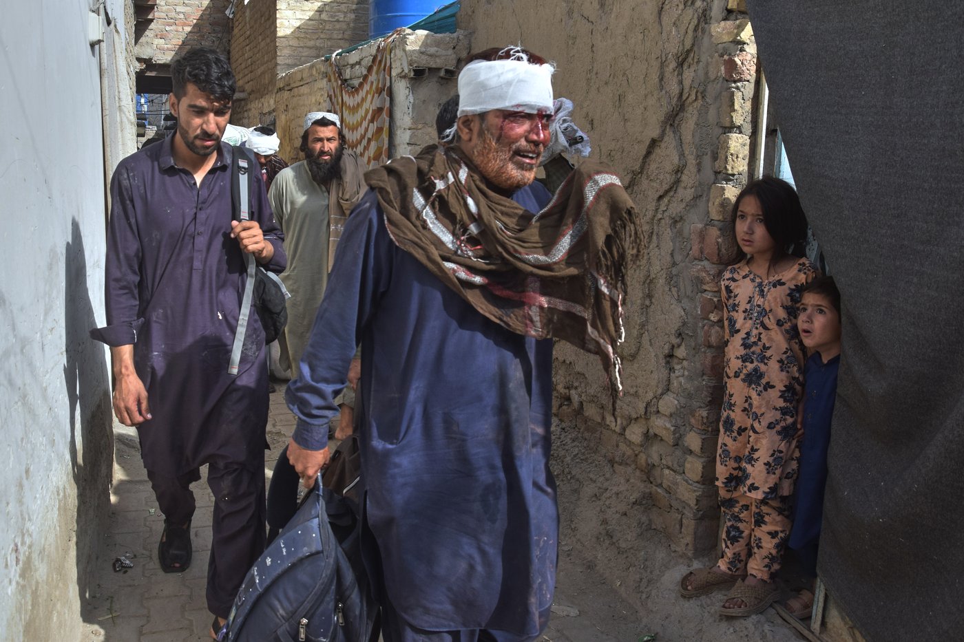 A suicide bombing near a railway track in southwest Pakistan kills at least 23 people | iNFOnews.ca A suicide bombing near a railway track in southwest Pakistan kills at least 23 people | iNFOnews.ca