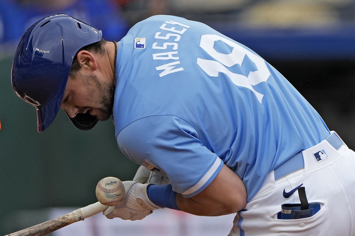 Snell strikes out 9 as the Giants beat the Royals 2-0 to complete a 3-game series sweep | iNFOnews.ca