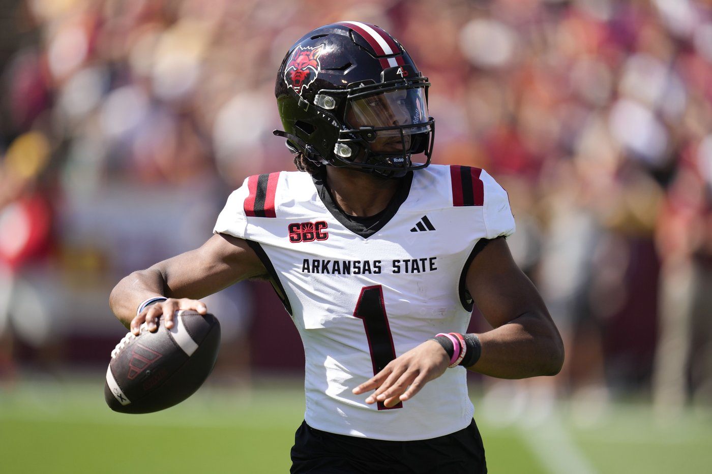 Rocco Becht has hand in 3 TDs, No. 20 Cyclones run off to a 52-7 win over Arkansas St. | iNFOnews.ca Rocco Becht has hand in 3 TDs, No. 20 Cyclones run off to a 52-7 win over Arkansas St. | iNFOnews.ca