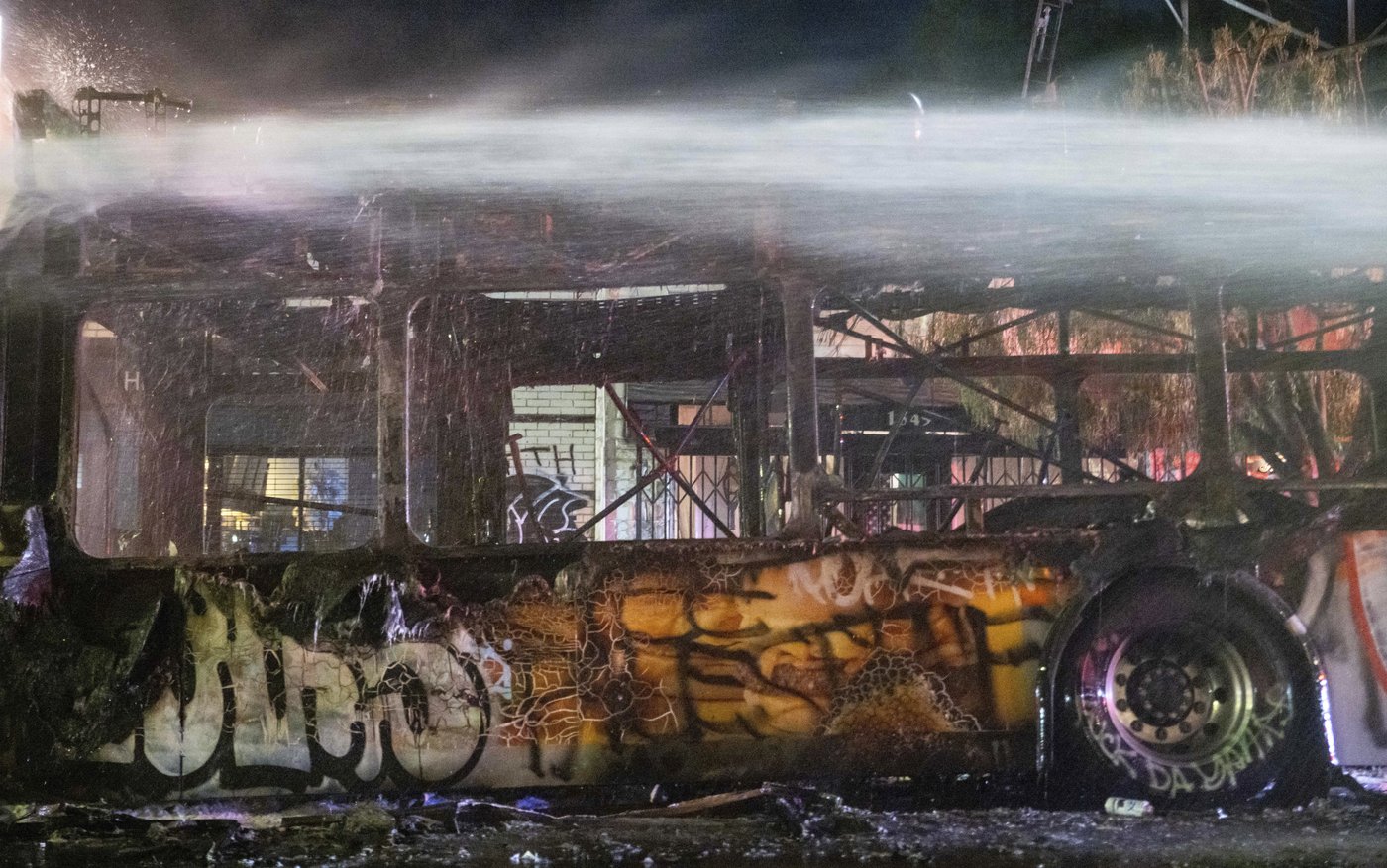 Los Angeles sees city bus burned, store thefts and rowdy crowds after Dodgers win World Series | iNFOnews.ca