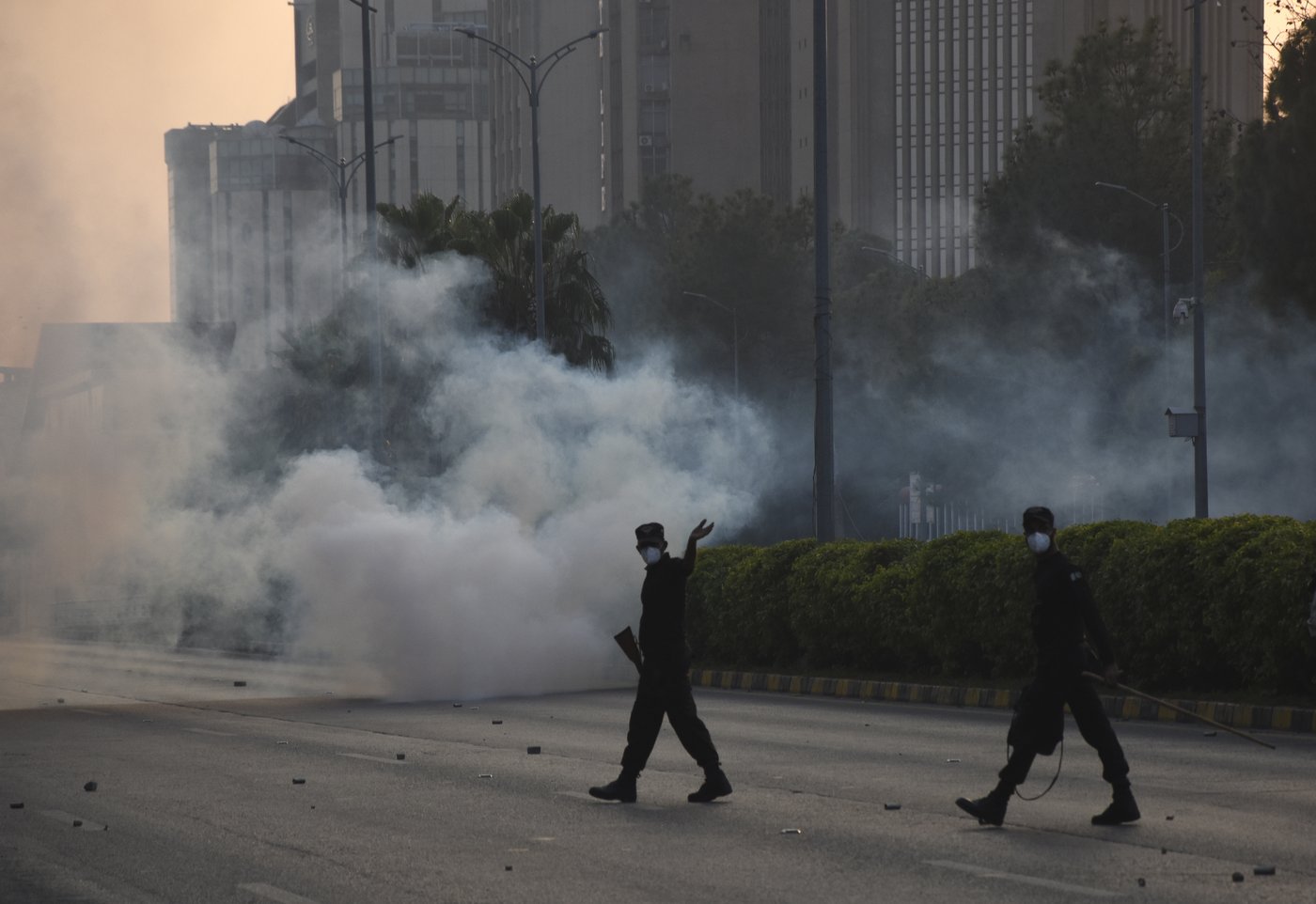 Pakistan capital locked down to thwart a rally to support ex-leader Imran Khan | iNFOnews.ca