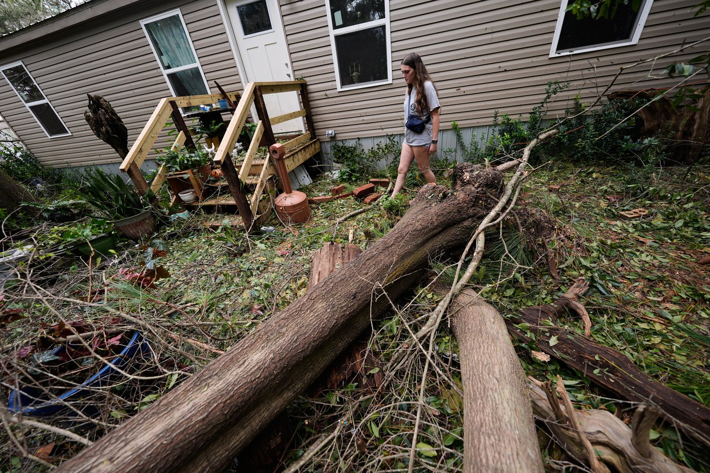 4 dead from storm as Isaias brings threat of floods across the Southeast | iNwheels 4 dead from storm as Isaias brings threat of floods across the Southeast | iNwheels