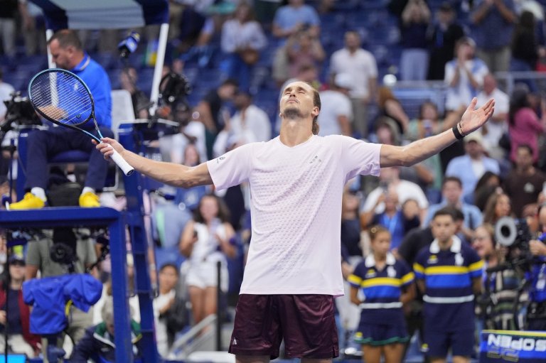 Top-seeded Alexander Zverev rallies just in time to avoid a first-round exit at the US Open | iNFOnews.ca