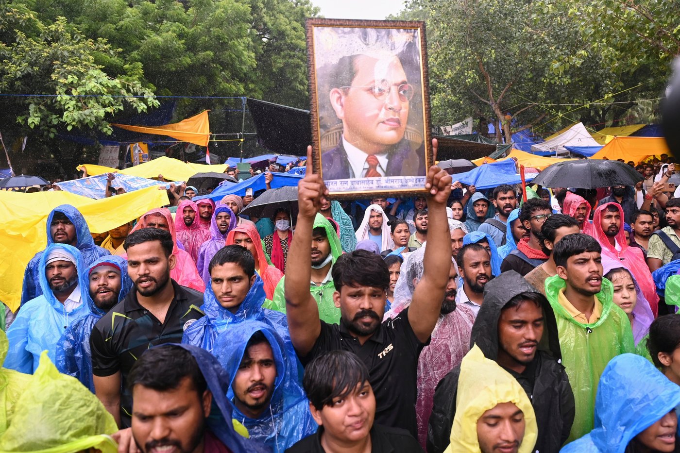 Indian activist Wangchuk ends 26-day hunger strike as 'Cockroach' protesters vow to press on | iNFOnews.ca Indian activist Wangchuk ends 26-day hunger strike as 'Cockroach' protesters vow to press on | iNFOnews.ca