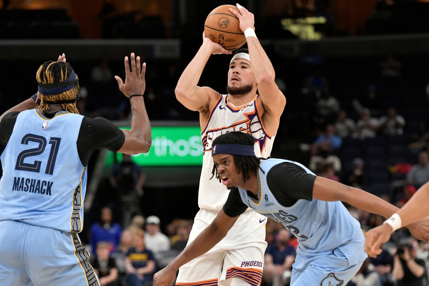 Devin Booker scores 36 on 16-of-24 shooting, Suns beat Grizzlies 131-105 | iNFOnews.ca