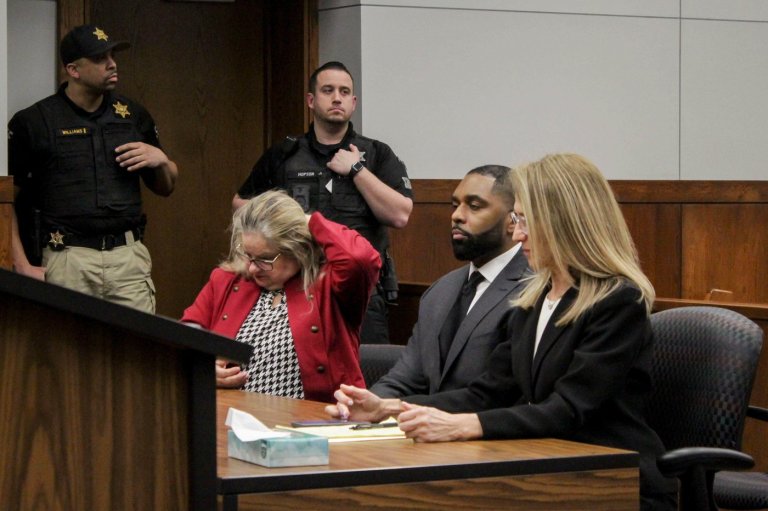 Fired Michigan football coach Sherrone Moore reaches plea deal to resolve home invasion case | iNFOnews.ca