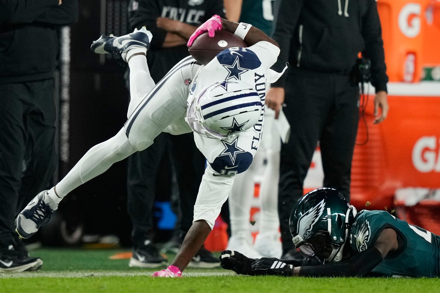Dak Prescott throws 3 TD passes, Javonte Williams runs for 155 yards as Cowboys beat Eagles 38-21 | iNFOnews.ca Dak Prescott throws 3 TD passes, Javonte Williams runs for 155 yards as Cowboys beat Eagles 38-21 | iNFOnews.ca