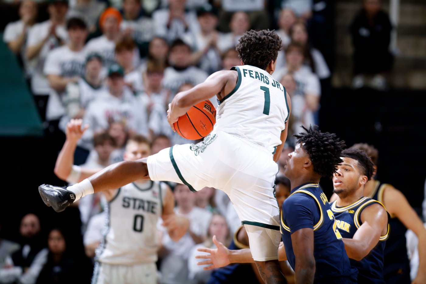 Fears stars for No. 10 Michigan State in OT win over No. 5 Illinois after Izzo debated benching him | iNFOnews.ca Fears stars for No. 10 Michigan State in OT win over No. 5 Illinois after Izzo debated benching him | iNFOnews.ca