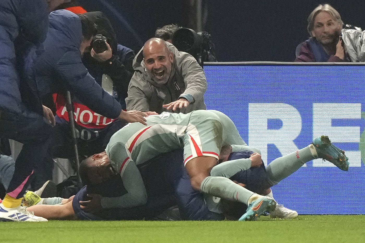 Marquinhos says struggling PSG has to 'do things properly' after another Champions League loss | iNFOnews.ca Marquinhos says struggling PSG has to 'do things properly' after another Champions League loss | iNFOnews.ca