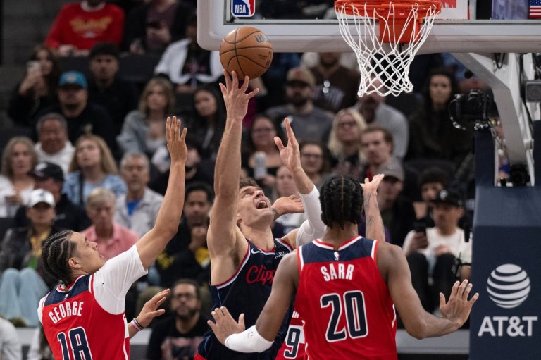 Leonard scores 33 as Clippers top Wizards to win fourth straight | iNFOnews.ca