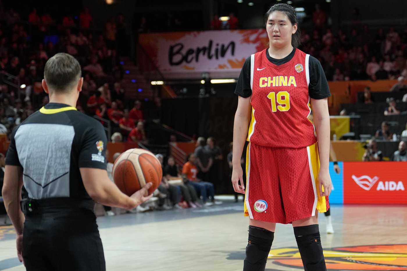 China's 7-foot-3 Zhang Ziyu looms over opponents on debut at Women’s Basketball World Cup | iNFOnews.ca China's 7-foot-3 Zhang Ziyu looms over opponents on debut at Women’s Basketball World Cup | iNFOnews.ca