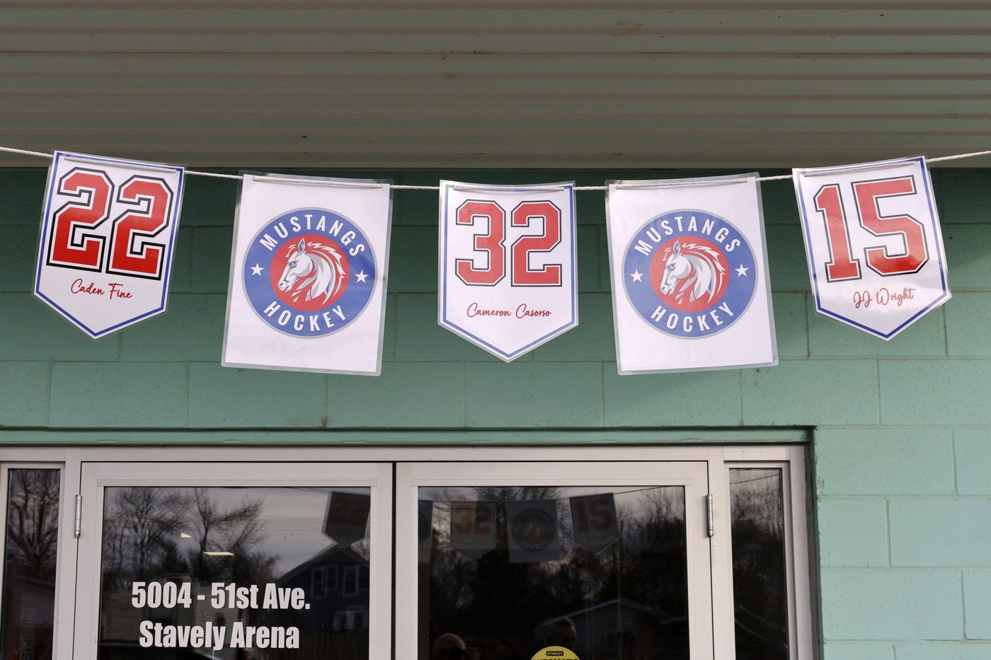 'Hitting everybody so hard': Alberta town remembers 3 hockey players killed in crash | iNFOnews.ca