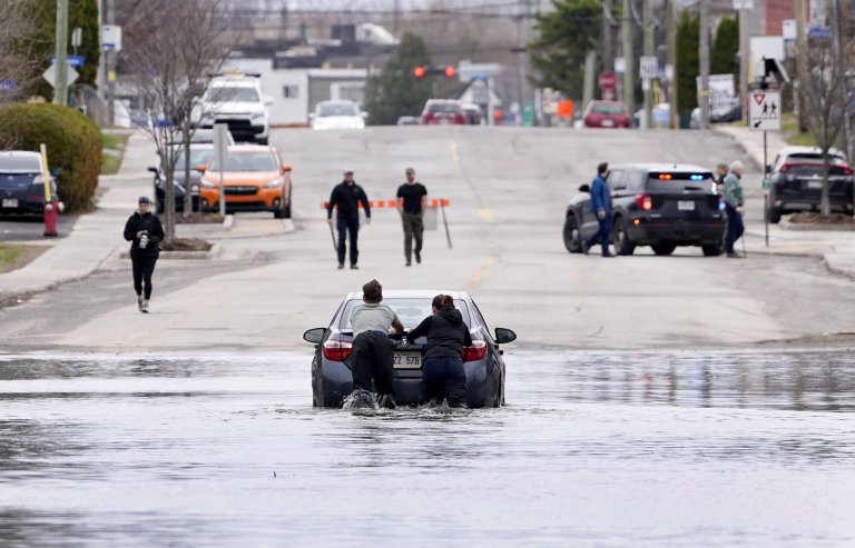 Water levels on Ottawa River expected to peak as spring flood concerns grow | iNFOnews.ca