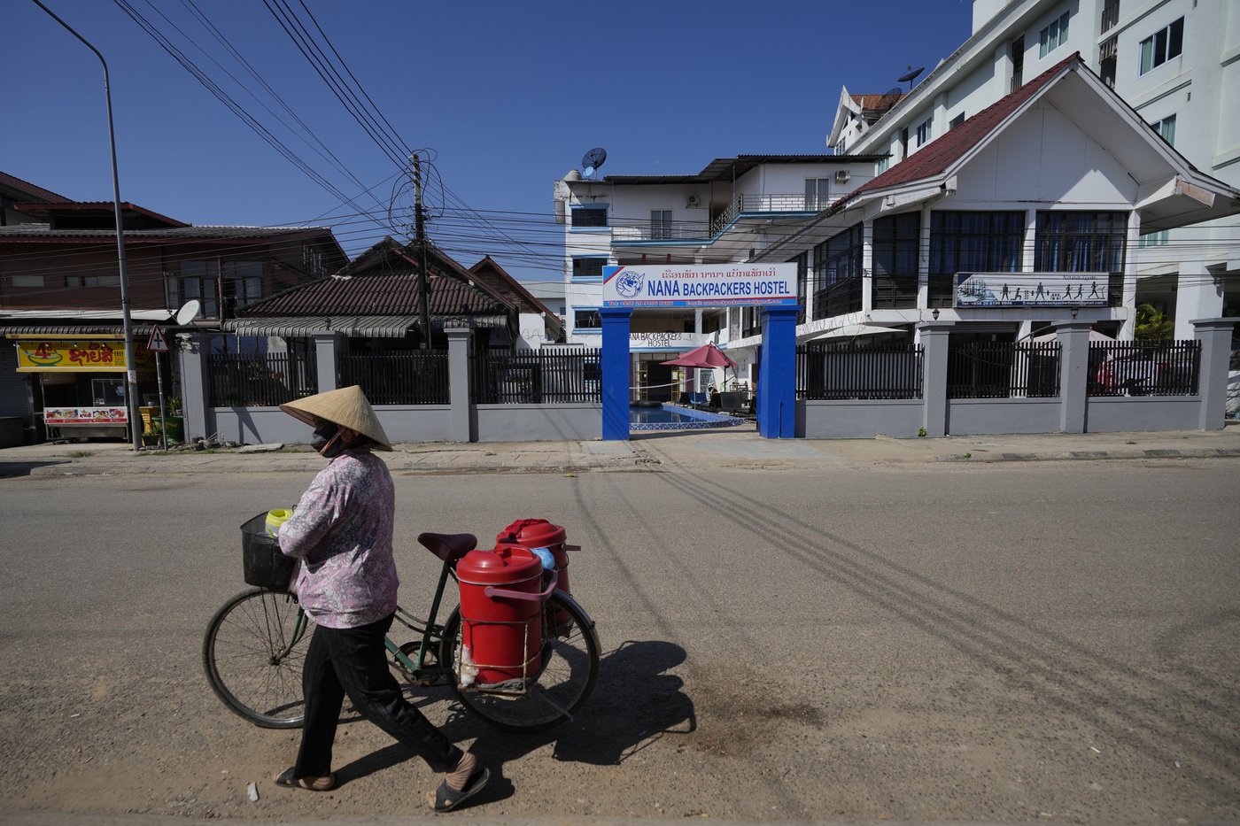 Second Australian teen dies in tainted alcohol case in Laos that has killed 6 tourists | iNFOnews.ca