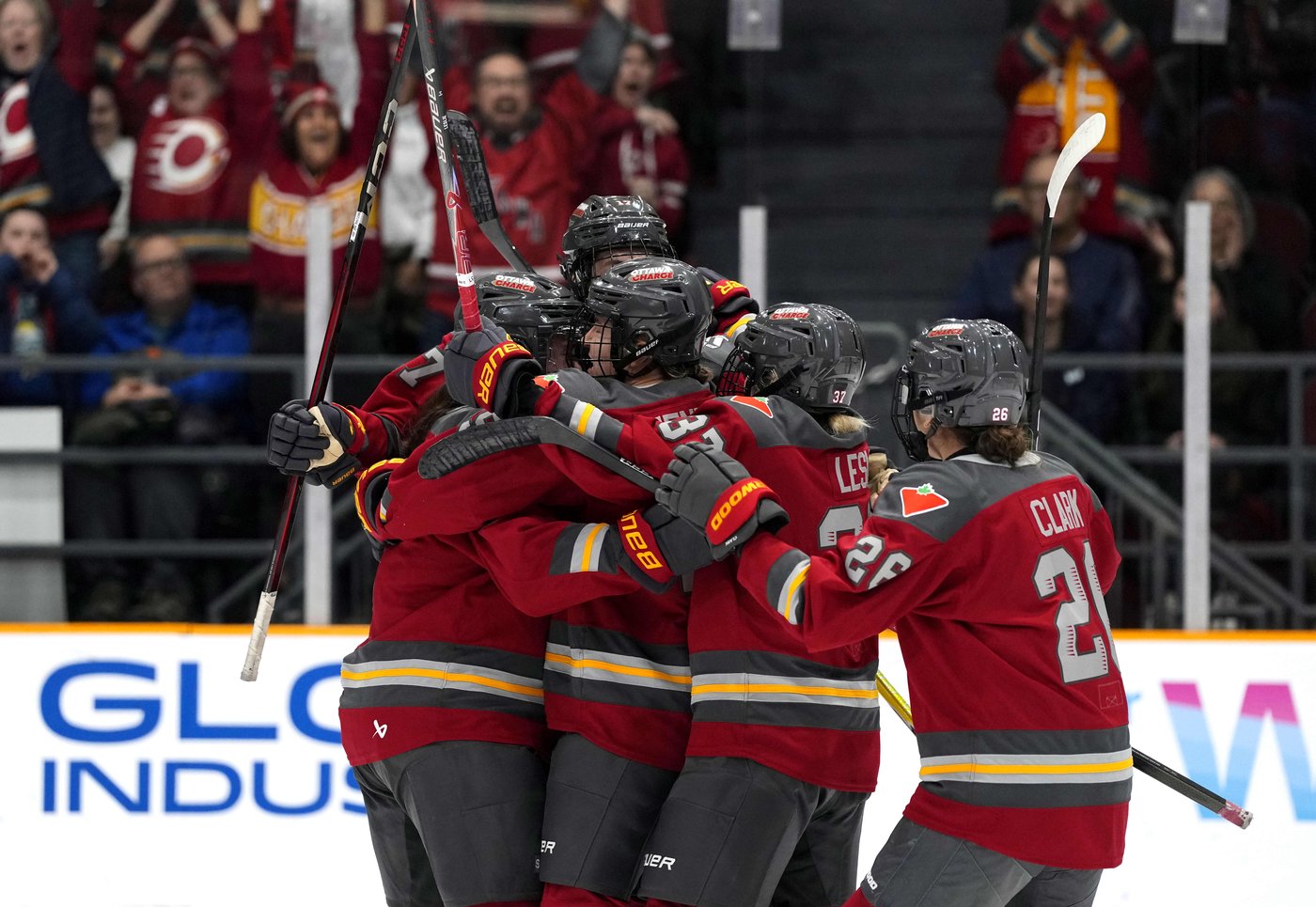 Brianne Jenner's four-point night leads Charge past Goldeneyes 5-1 | iNFOnews.ca