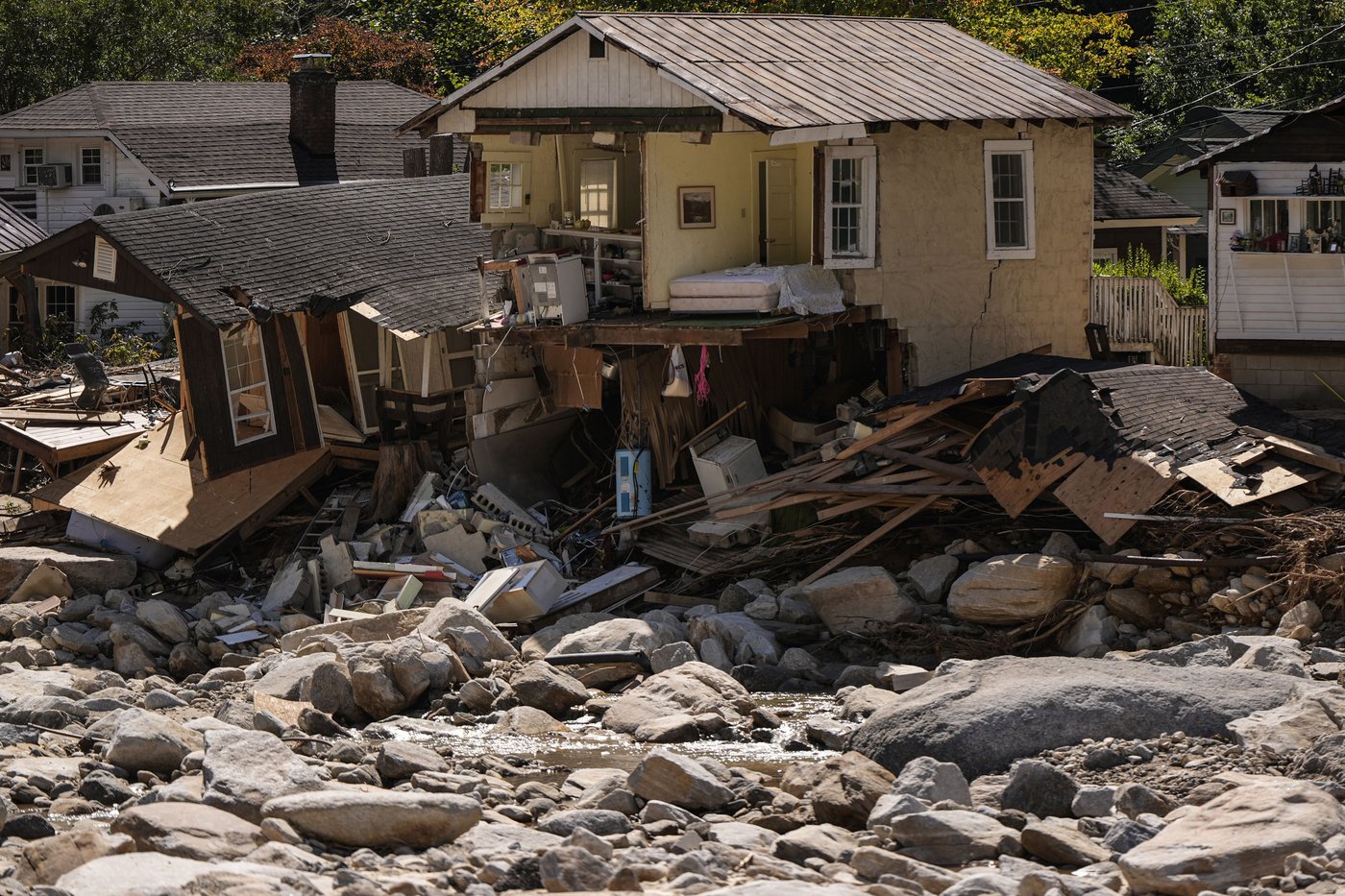 Inside the North Carolina mountain town that Hurricane Helene nearly wiped off the map | iNFOnews.ca