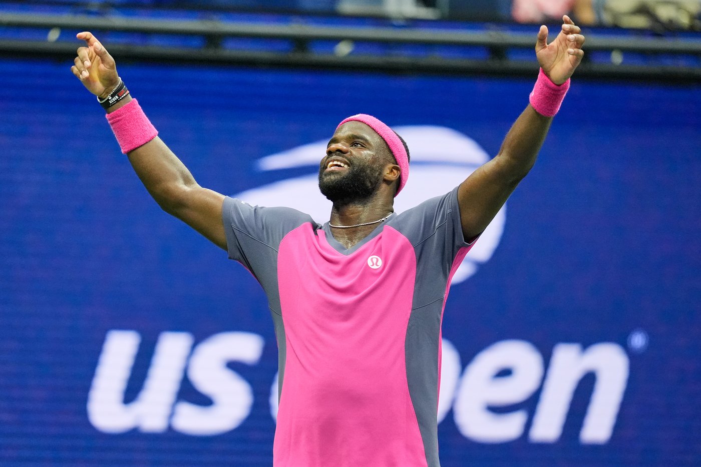 Shelton ends Alcaraz's title reign in late-night marathon, will face Tiafoe in US Open semis | iNFOnews.ca