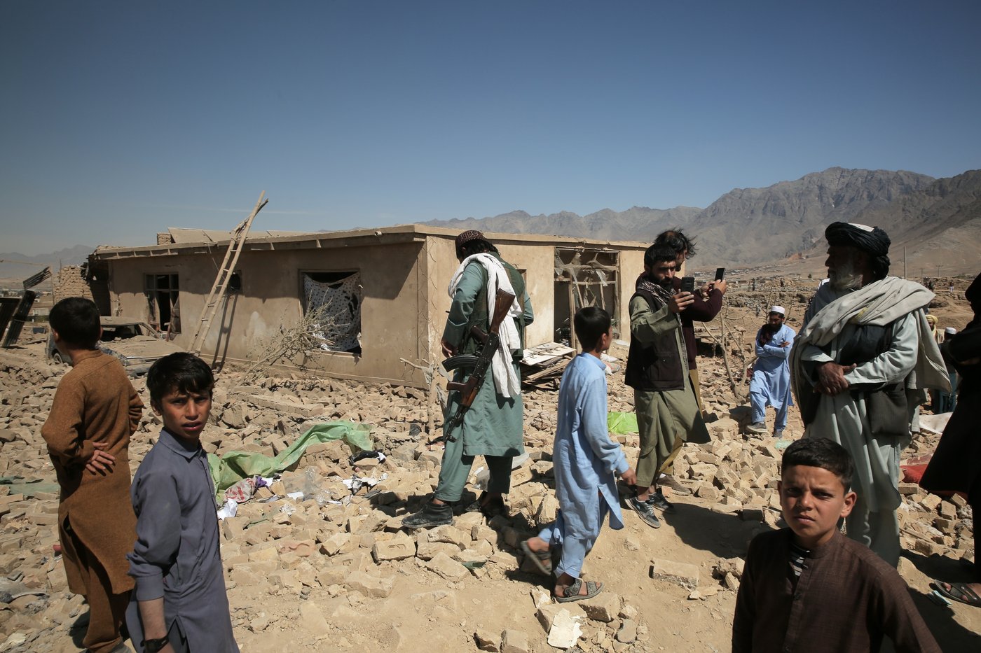Afghanistan accuses Pakistan of targeting civilians after 6 killed in airstrikes | iNFOnews.ca