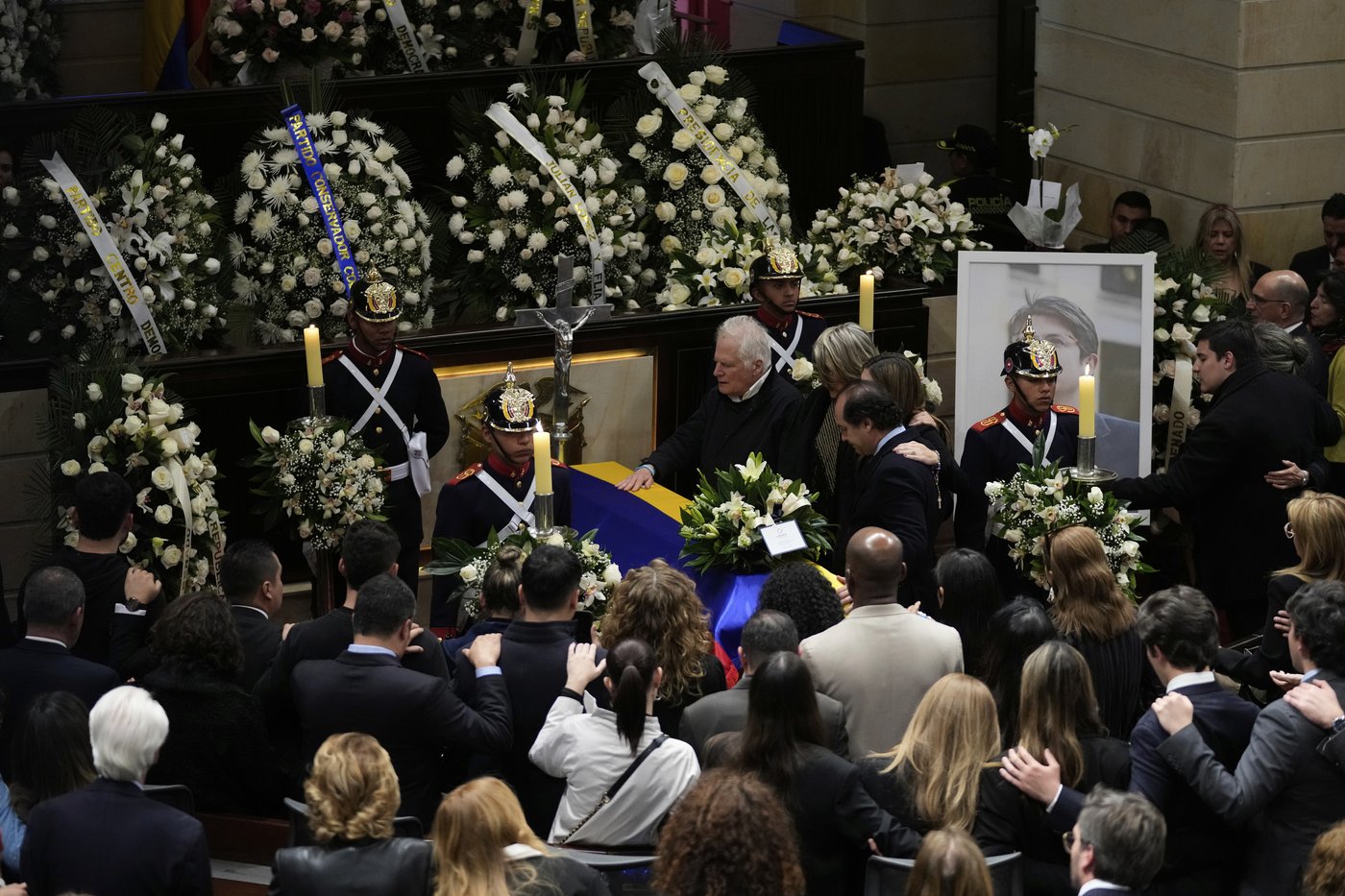 Colombian senator and presidential hopeful dies 2 months after shooting | iNFOnews.ca Colombian senator and presidential hopeful dies 2 months after shooting | iNFOnews.ca