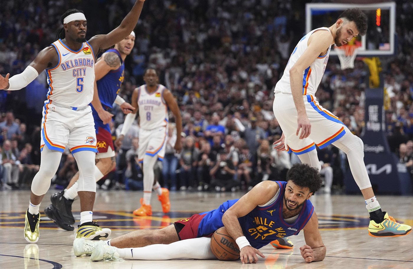 Gilgeous-Alexander hears taunts at end, smiles through them as Thunder fall 113-104 in OT to Nuggets | iNFOnews.ca