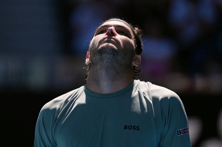 Taylor Fritz struggles with injury in loss to Lorenzo Musetti at Australian Open | iNFOnews.ca