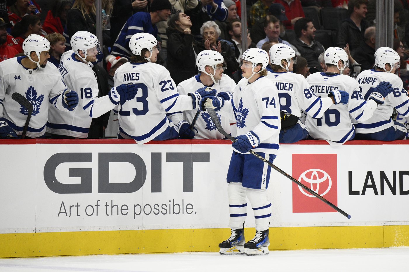 Tavares scores in OT as Maple Leafs rally to clip Capitals 4-3 | iNFOnews.ca