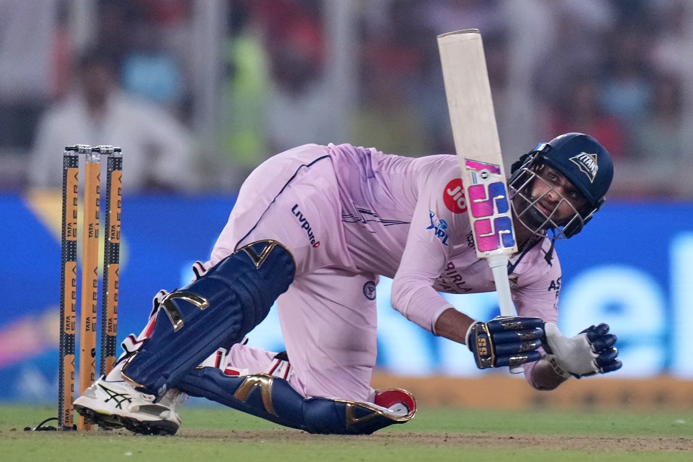 Gujarat pacers raze Hyderabad for 86 runs to go top of IPL | iNFOnews.ca Gujarat pacers raze Hyderabad for 86 runs to go top of IPL | iNFOnews.ca