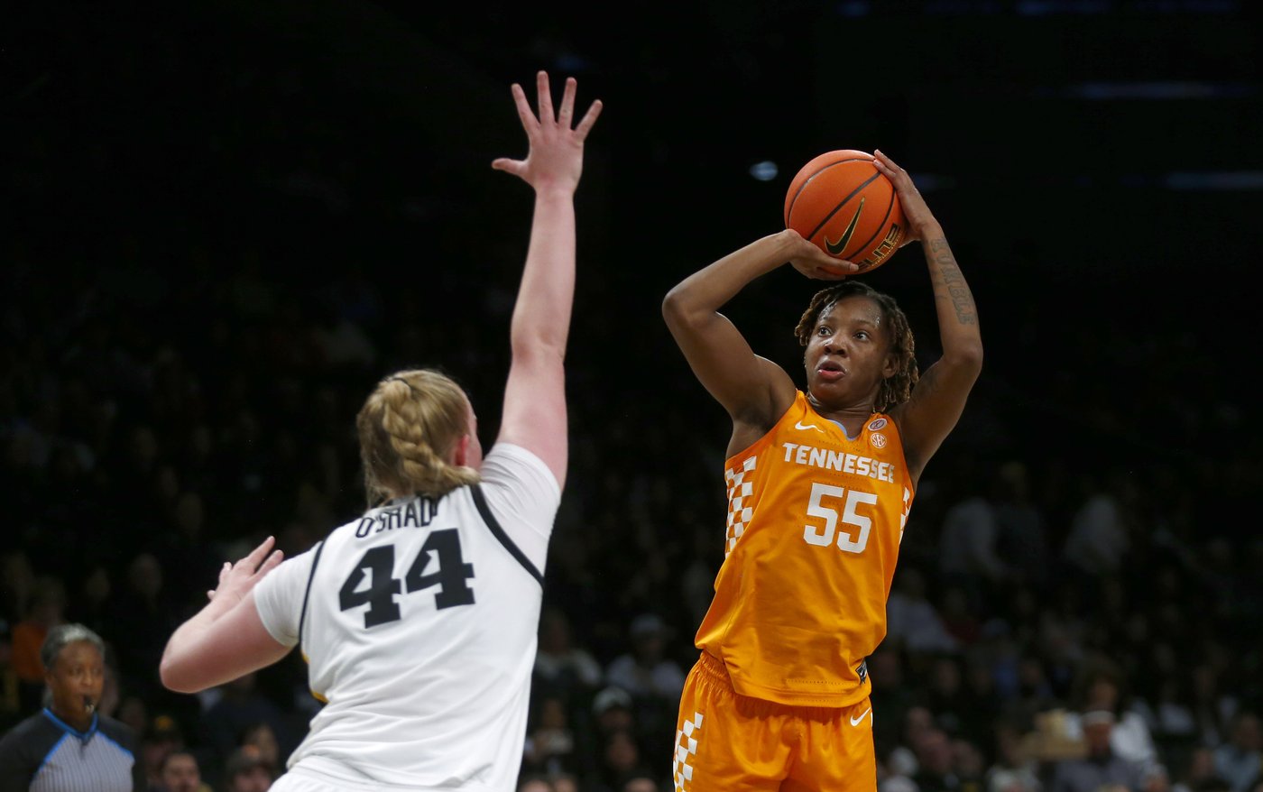 Tennessee uses late run to beat No. 17 Iowa 78-68 in inaugural Women's Champions Classic | iNFOnews.ca