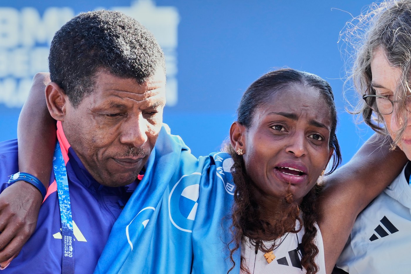 Cramps derail Tigst Assefa's world record as Guye Adola wins Berlin Marathon | iNFOnews.ca Cramps derail Tigst Assefa's world record as Guye Adola wins Berlin Marathon | iNFOnews.ca