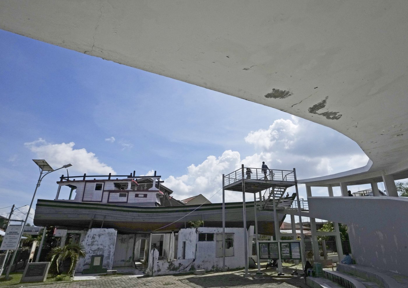 Indonesians mark 2 decades since the tragic tsunami that killed hundreds of thousands | iNFOnews.ca Indonesians mark 2 decades since the tragic tsunami that killed hundreds of thousands | iNFOnews.ca