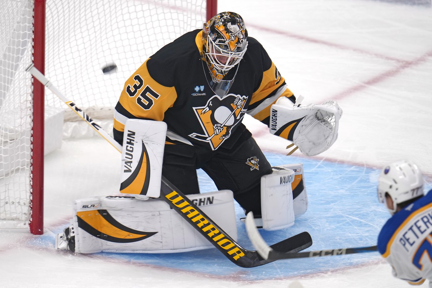 Penguins send struggling goalie Tristan Jarry back to Pittsburgh to get in individual work | iNFOnews.ca