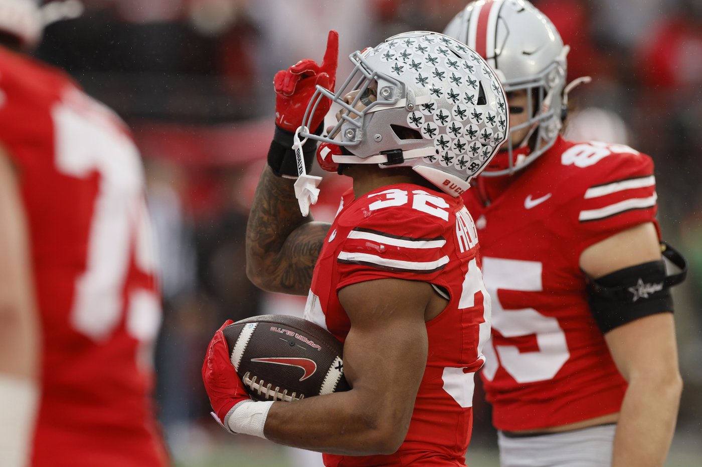 No. 2 Ohio State takes control in the 2nd half and runs over No. 5 Indiana 38-15 | iNFOnews.ca