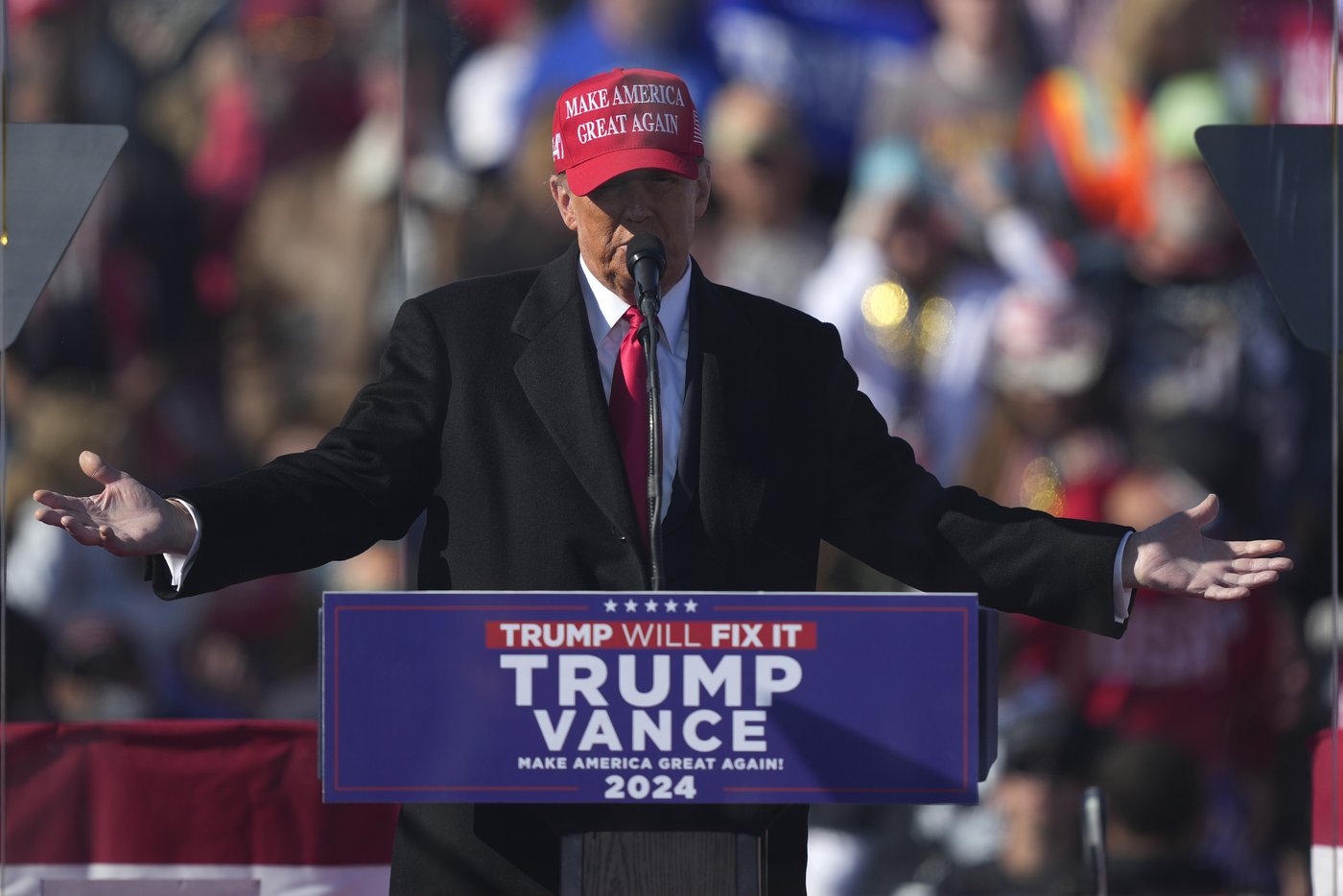 Harris goes to church while Trump muses about reporters being shot | iNFOnews.ca