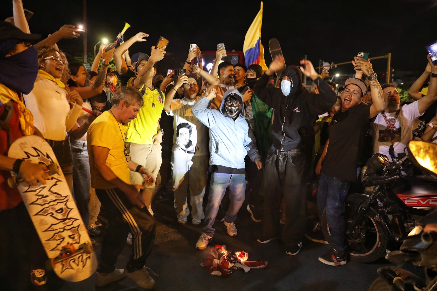 Conservative outsider leads progressive rival in Colombia's presidential election, in photos | iNFOnews.ca