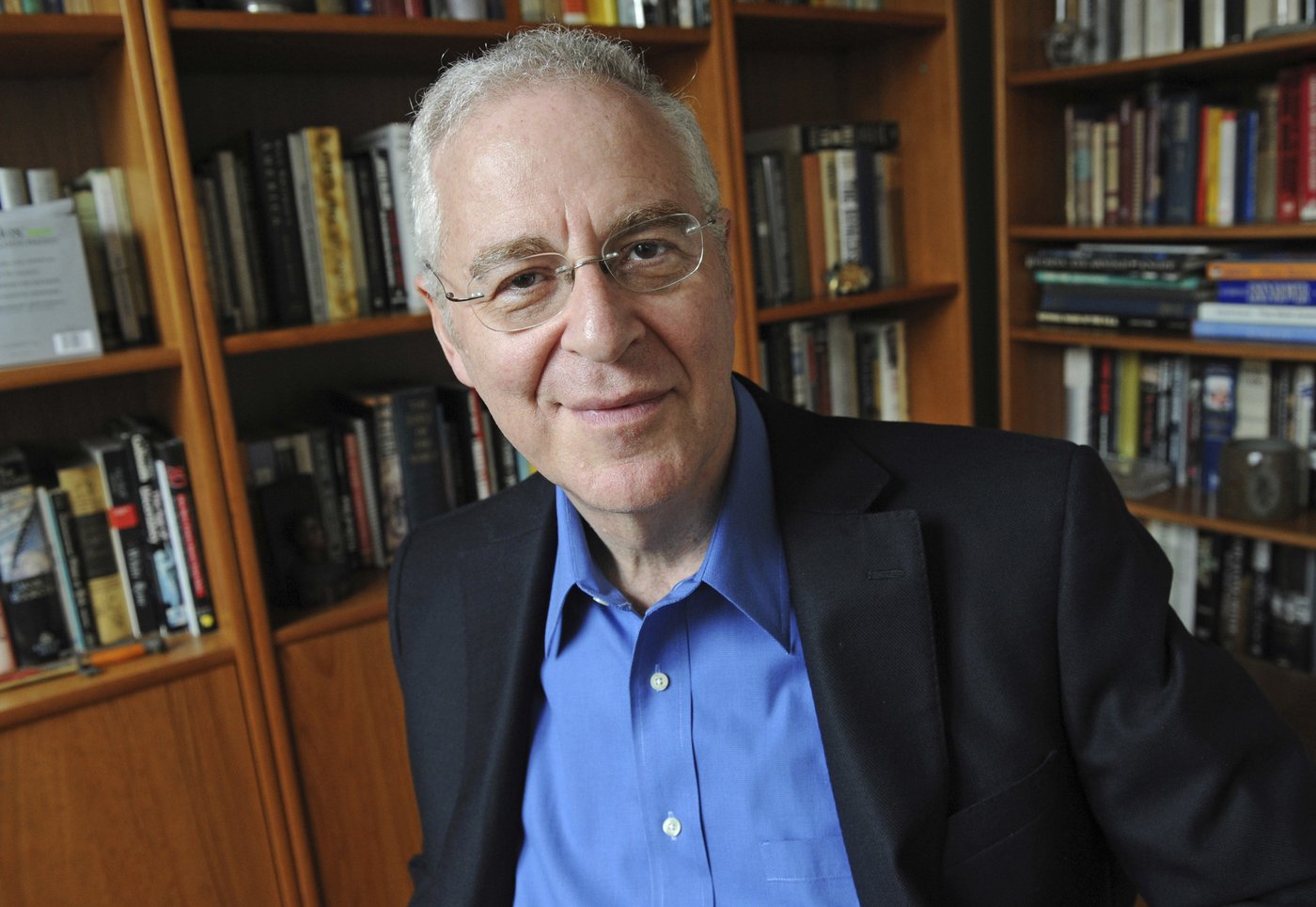 Musical 'Hamilton' and historian Ron Chernow to receive Liberty Medal awards | iNFOnews.ca