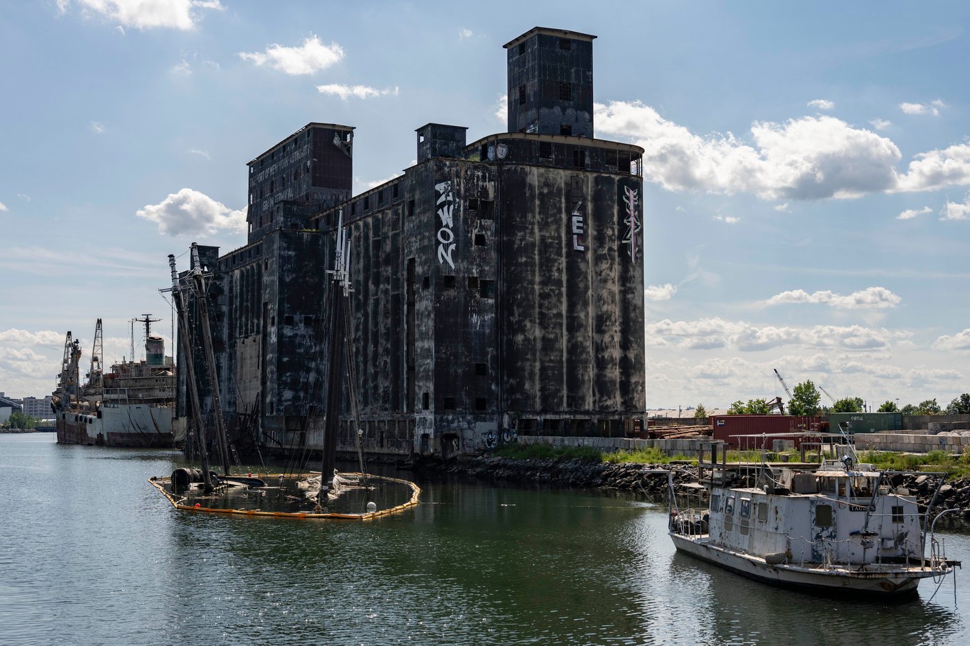 Schooners that graced a Maine-themed quarter or hosted Cousteau rest at the bottom of a NYC canal | iNFOnews.ca Schooners that graced a Maine-themed quarter or hosted Cousteau rest at the bottom of a NYC canal | iNFOnews.ca
