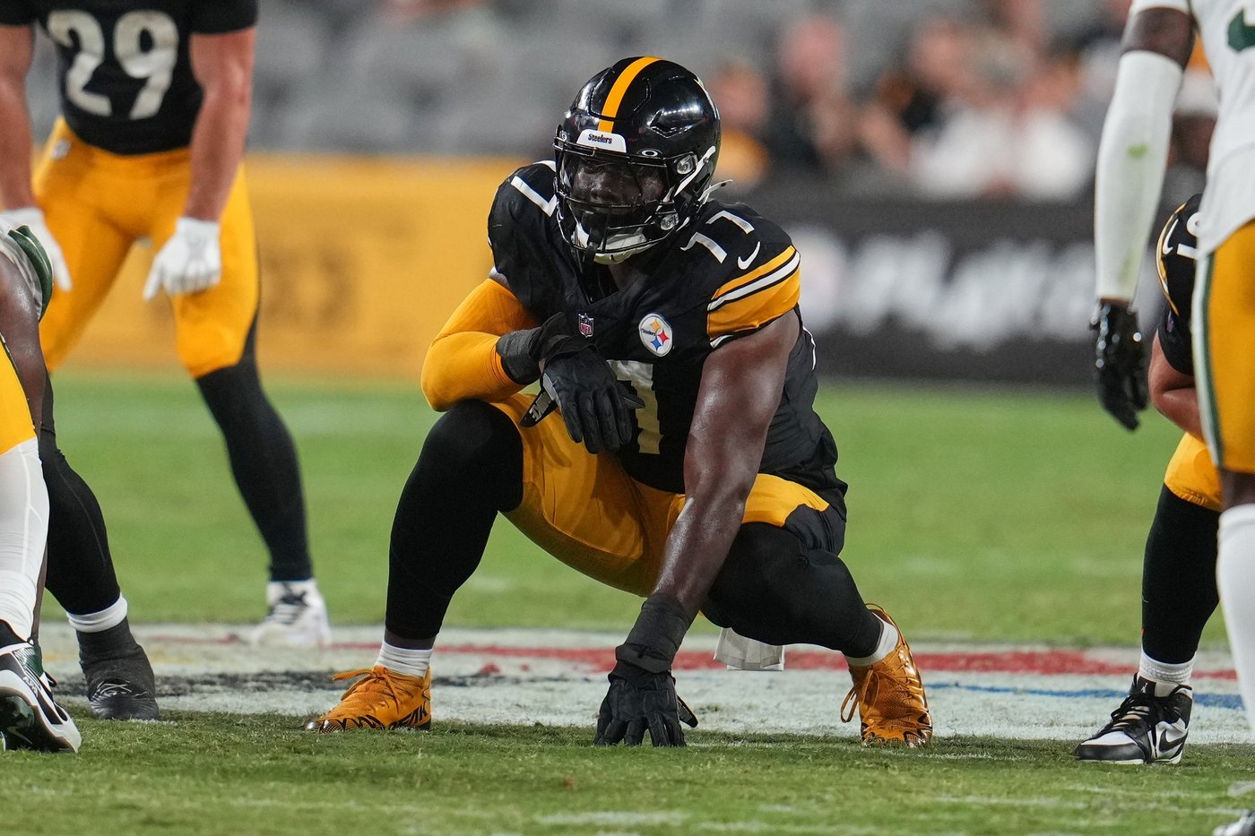 Cowboys acquire offensive tackle Broderick Jones from Steelers, AP source says | iNFOnews.ca Cowboys acquire offensive tackle Broderick Jones from Steelers, AP source says | iNFOnews.ca