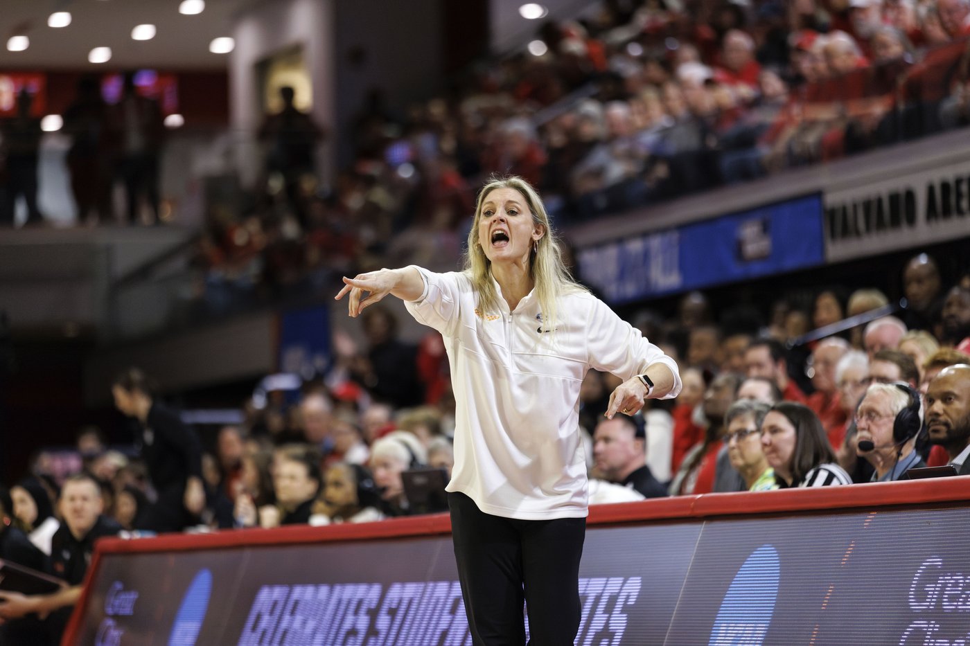 For new Stanford coach Kate Paye, following Tara VanDerveer is a tall task | iNFOnews.ca