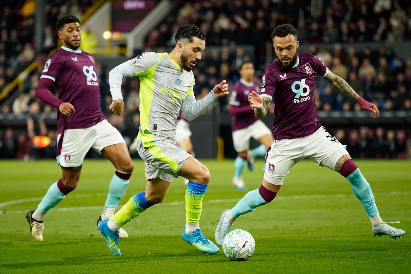 Man City top of Premier League as Haaland's winner relegates Burnley | iNFOnews.ca