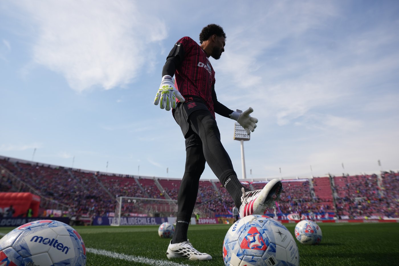 World Cup personality Vozinha makes his first Colo-Colo start in a Copa Chile match | iNFOnews.ca