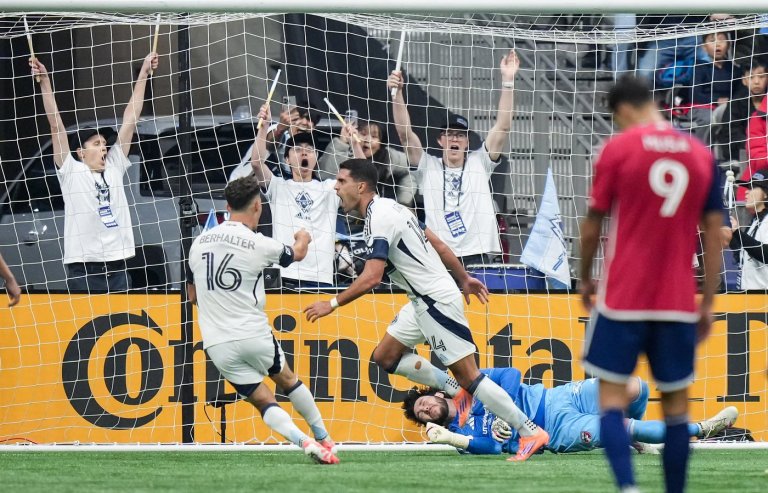 Muller scores, Vancouver Whitecaps open MLS playoffs with 3-0 victory over FC Dallas | iNFOnews.ca Muller scores, Vancouver Whitecaps open MLS playoffs with 3-0 victory over FC Dallas | iNFOnews.ca